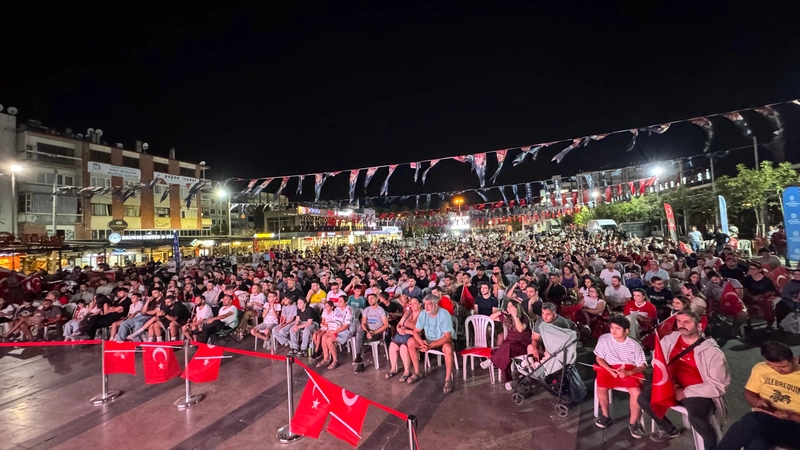 Aydın’da milli maç dev ekrandan takip edildi