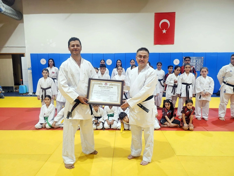 Başsavcı Oğuzhan Dönmez karatede siyah kuşak aldı