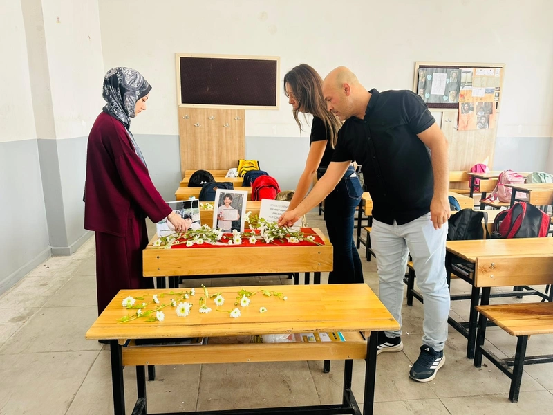 Galatasaray kalecisi Uğurcan Çakır’ın ölen kuzeni için sınıfta anma