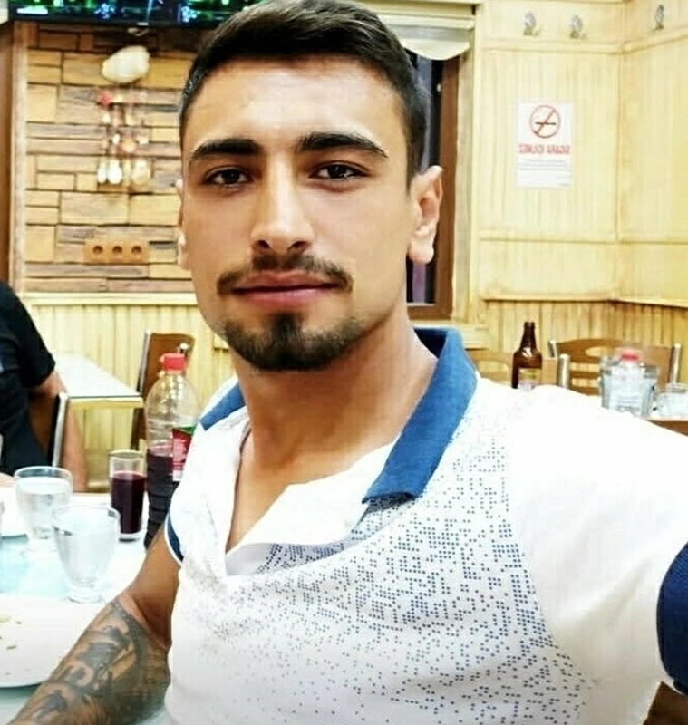 Devrilen traktörünün altında kalıp, öldü