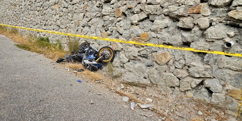 Polis memuru, motosiklet kazasında yaşamını yitirdi