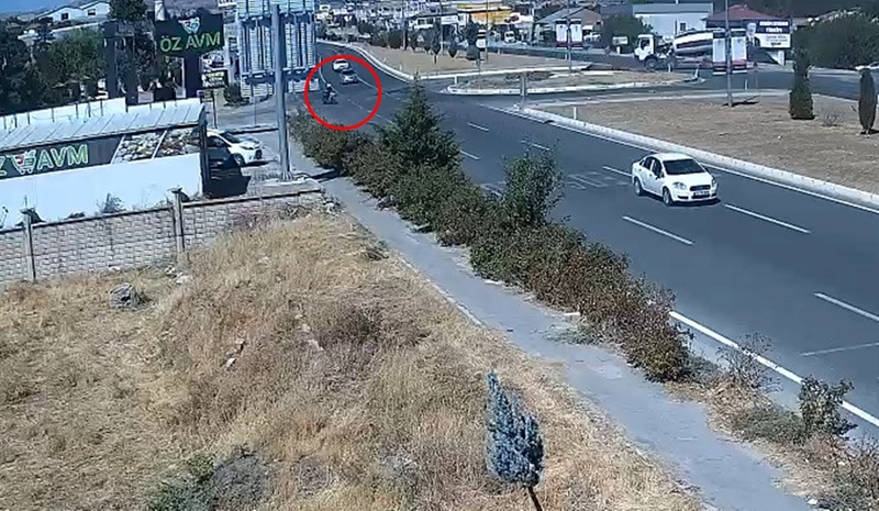 Otomobil ile motosiklet çarpıştı: 1