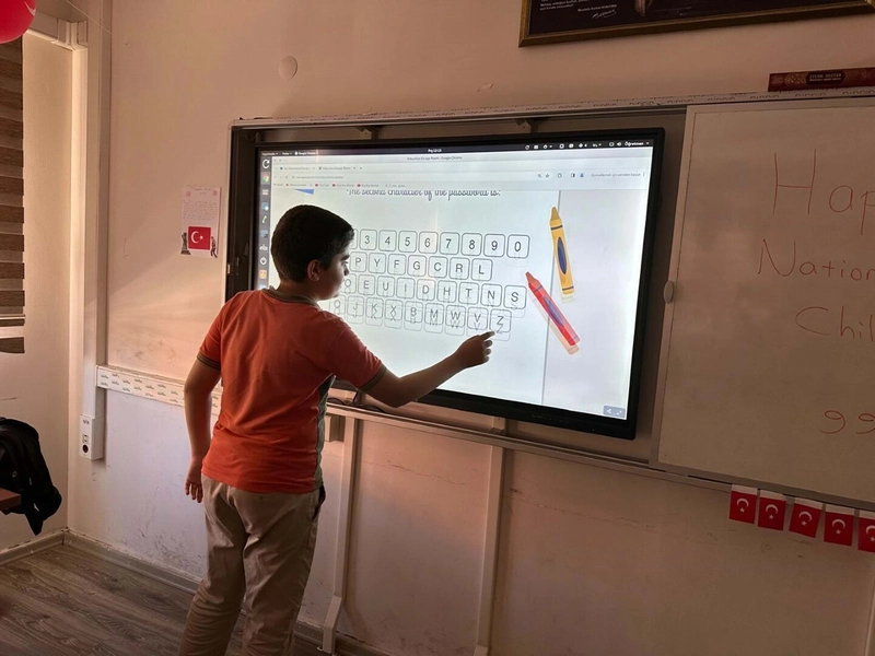 Her dersi oyunla öğreniyorlar