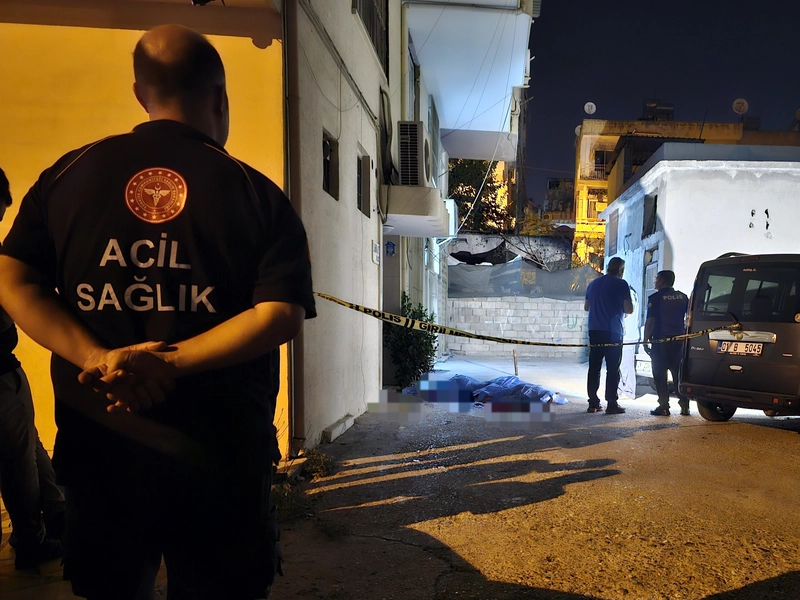 Evinin önünde uğradığı silahlı saldırıda öldü