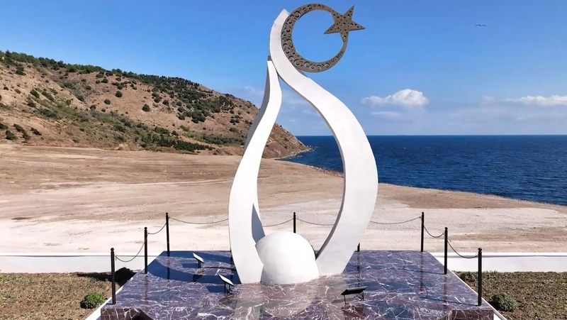 Bakan Tunç: Demokrasi şehitlerimizin kabirlerini Vefa Anıtına dönüştürdük/ Ek fotoğraflar