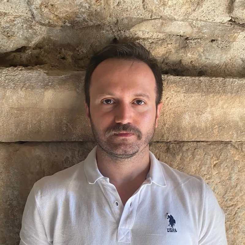 Eşini ve oğlunu öldürdüğü suçlamasıyla tutuklanan doktor, cezaevinde intihara kalkıştı