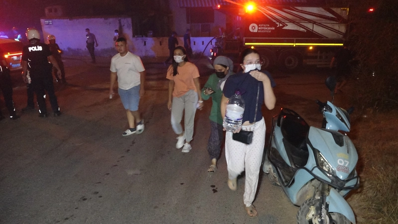 Antalya’daki sazlık yangını 2,5 saatte söndürüldü