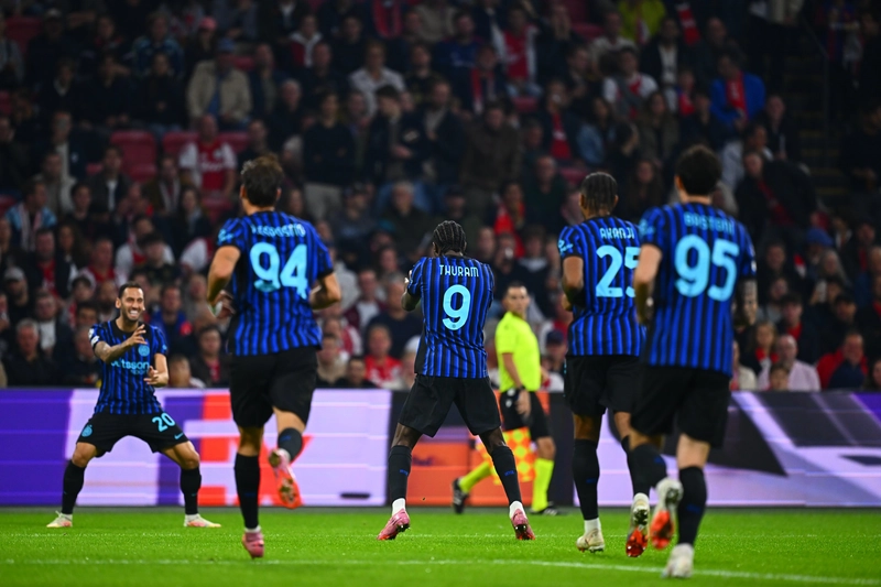 Hakan Çalhanoğlu’nun asistleri Inter’e galibiyeti getirdi