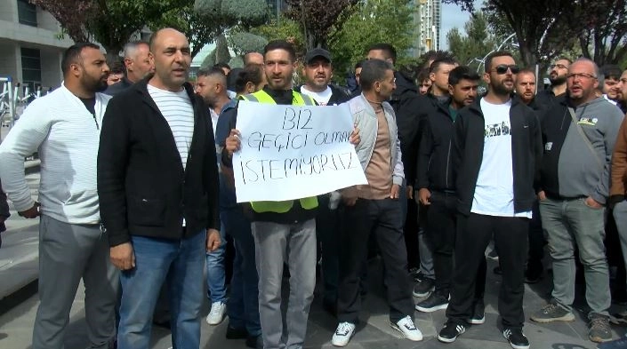 Peyzaj işçilerinden Ankara Büyükşehir Belediyesi önünde açıklama