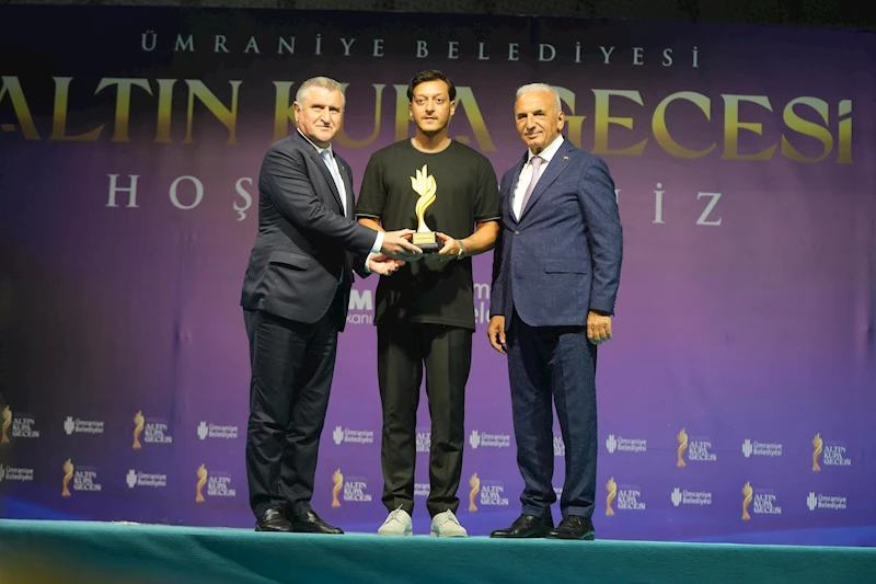 ‘Yılın spor insanı’ eski futbolcu Mesut Özil seçildi 