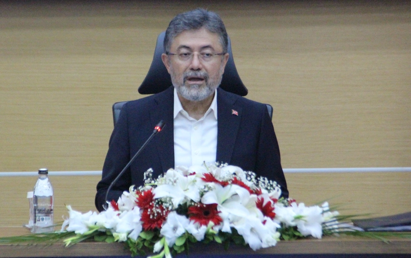 Bakan Yumaklı: Hassas davranmalıyız, çok küçük bir problemin devasa alanları yaktığını görüyoruz (2)