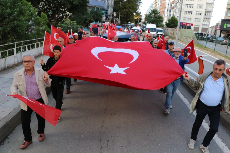 Emekli astsubaylar özlük hakları için yürüdü