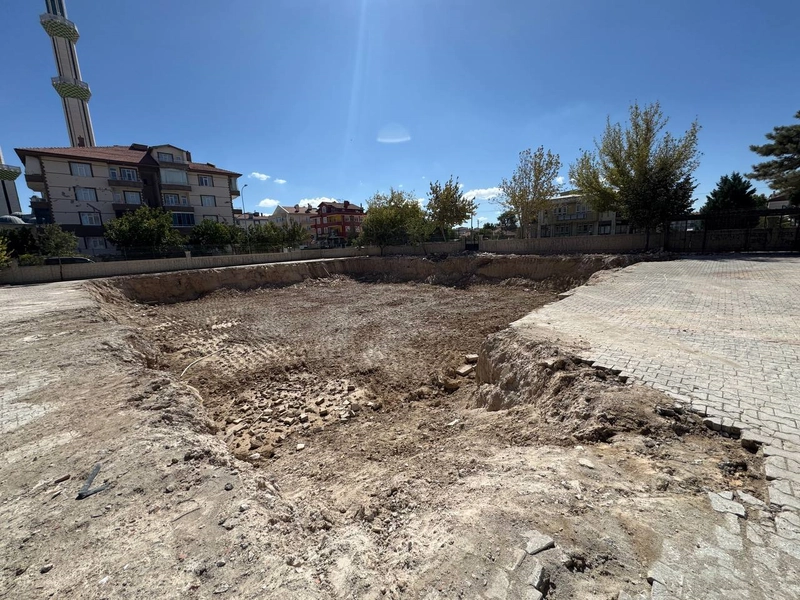 Eşinden ayrı yaşayan koca, doğal gaz borusunu kesip patlamaya neden olmuştu; o apartman yıkıldı