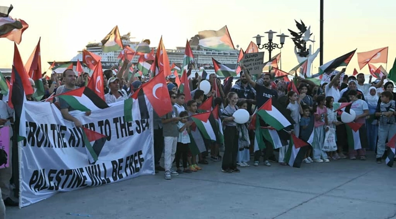 Kuşadası’nda ‘Sumud Filosu’na’ destek etkinliği