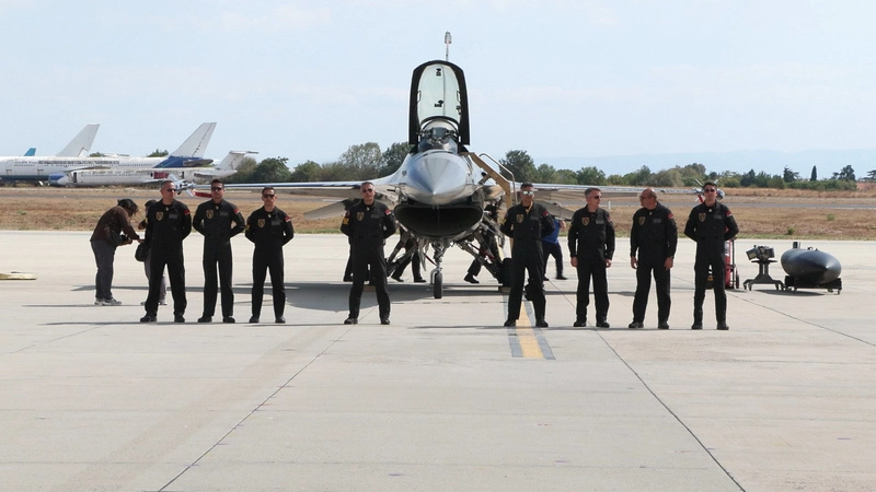 İstanbul - SOLOTÜRK ekip lideri Yarbay Murat Bakıcı: Gençler hayallerinin peşinden koşsun