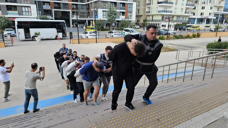 Edirne- Şehit ailesini dolandıran 11 şüpheli adliyede /Video eklendi 