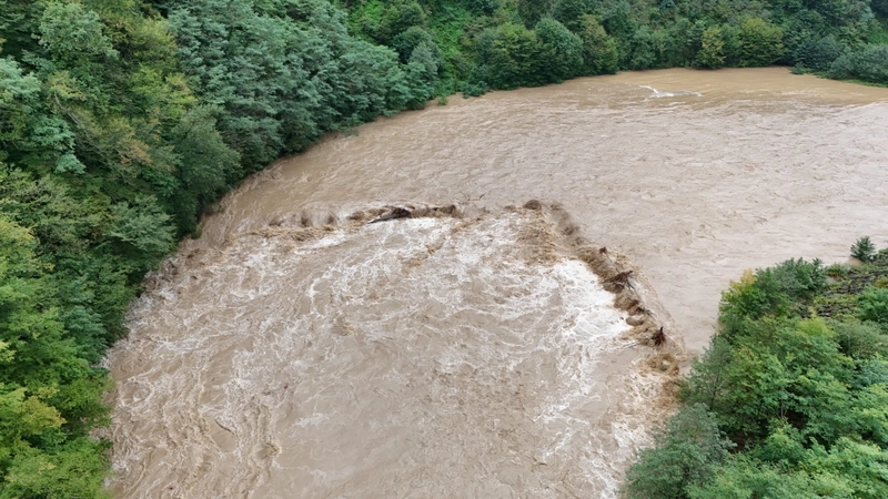 Rize ve Artvin’de selin izleri siliniyor