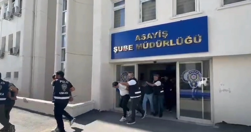 Kendilerini polis ve savcı olarak tanıtıp dolandırıcılık yapan 18 şüpheli tutuklandı