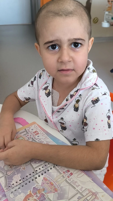 Lösemi tedavisi gören Zeynep, ilkokula hastanede başladı / Ek fotoğraflar