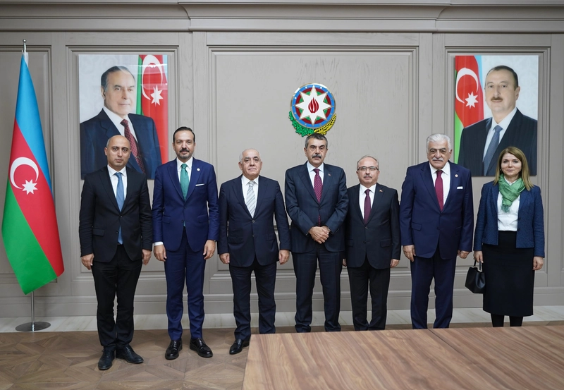 Bakan Tekin, Azerbaycan Başbakanı Asadov ile görüştü