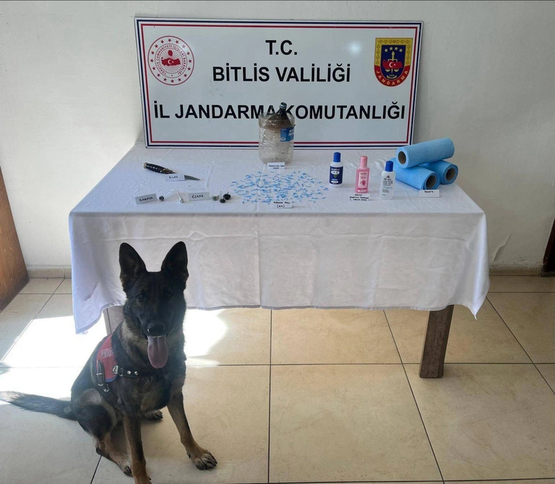 250 peçeteye emdirilmiş piyasa değeri 300 bin TL olan uyuşturucu ele geçirildi
