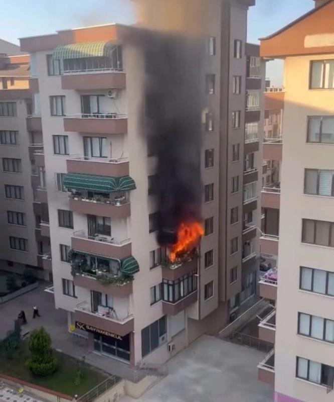 Ocakta unutulan yemek, yangına yol açtı