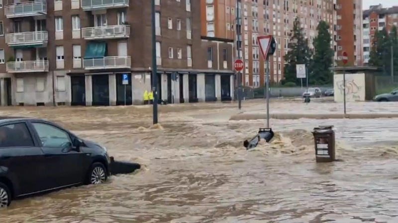 İtalya’da sağanak sele neden oldu