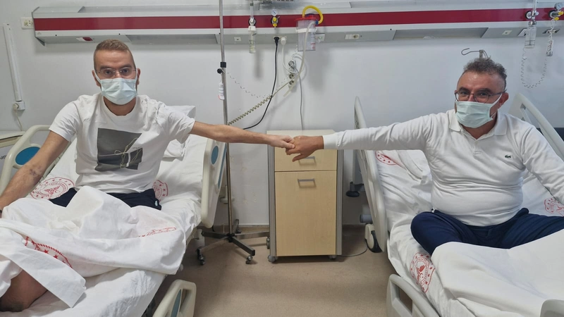 Ağabeyinin böbreğiyle hayata tutundu