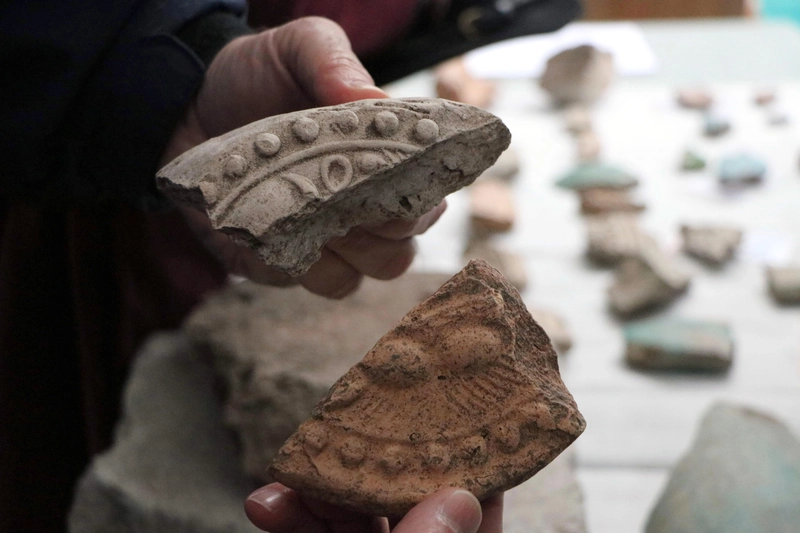 Van- Tarlada bulunan çatı kiremidi, yıllar sonra uluslararası arkeolojik keşfin kapısını araladı /Video eklendi 