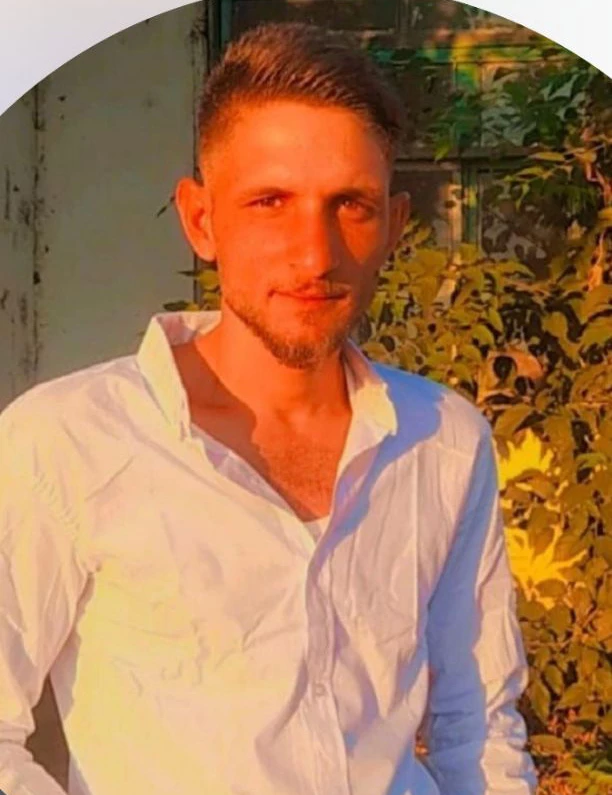 Kestiği ağacın altında kalıp, öldü