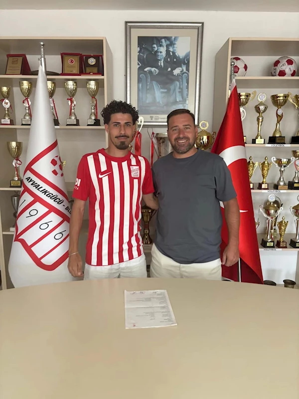 Ayvalıkgücü defans aldı