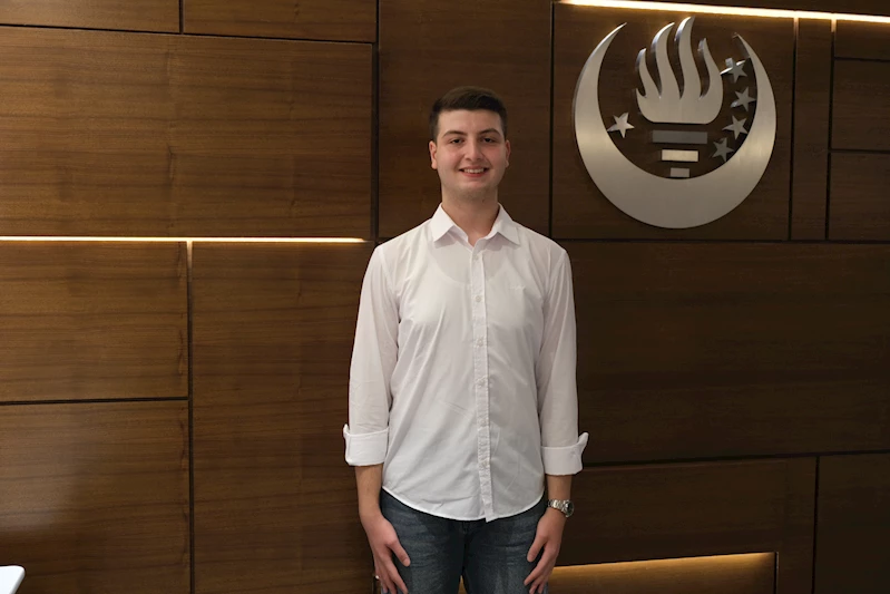 Depremin yaralarını sarıp, Türkiye 43’üncüsü oldu; tıp fakültesine yerleşti