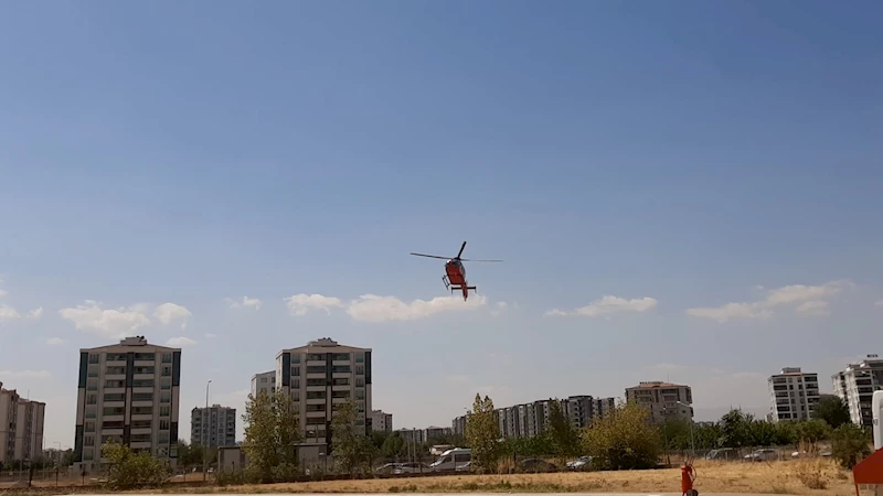Ambulans helikopter, kalp krizi geçiren hasta için havalandı