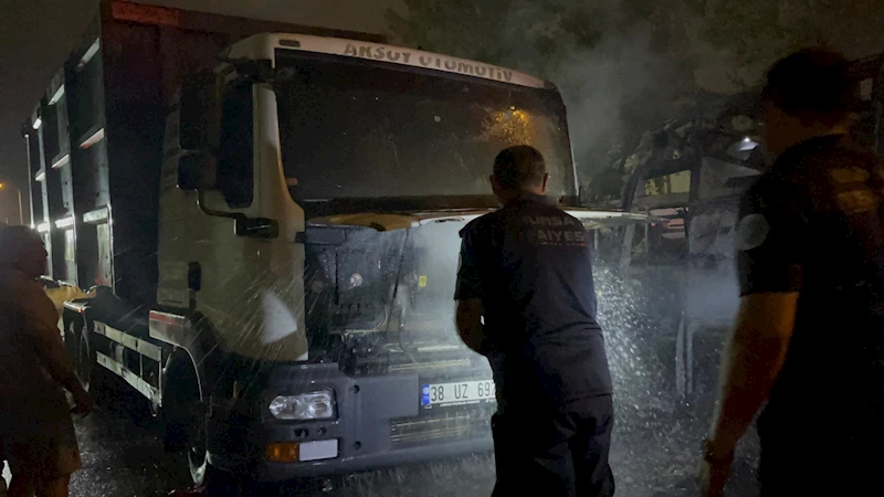 Bursa’da karavandaki yangın, 2 karavan ile 1 kamyonu da yaktı