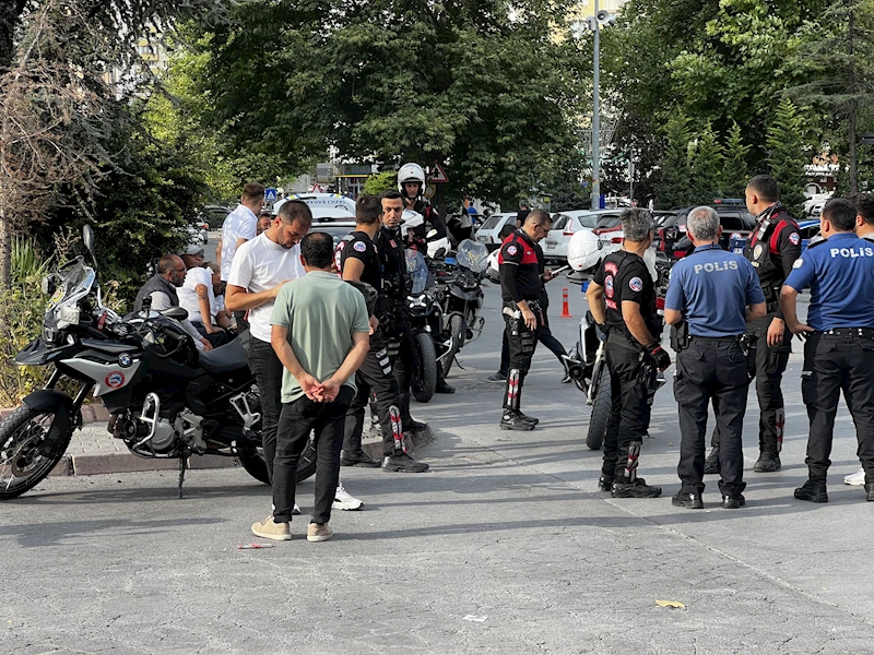 Devrilen motosikletteki 2 Yunus polisi yaralandı