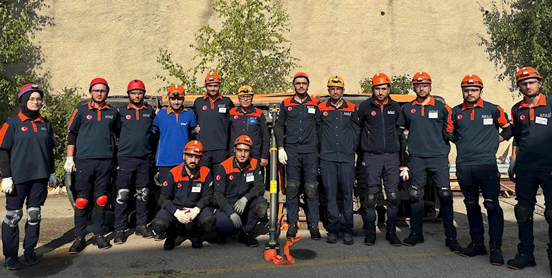 AFAD, hayat kurtaracak yeni personelini eğitiyor