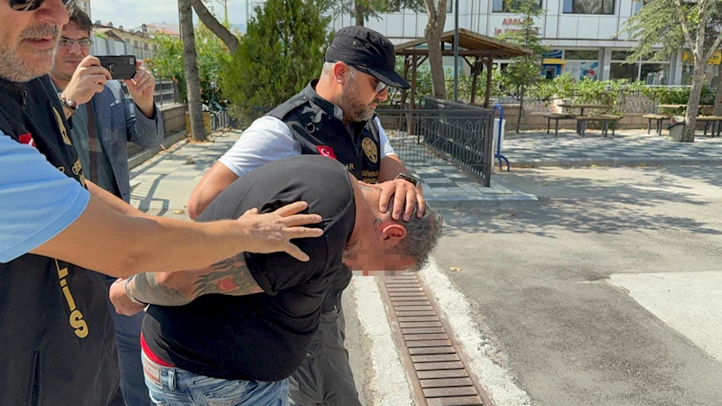 Afyonkarahisar- Valiye hakaret ettiği belirtilen şüpheli gözaltında /Video eklendi 