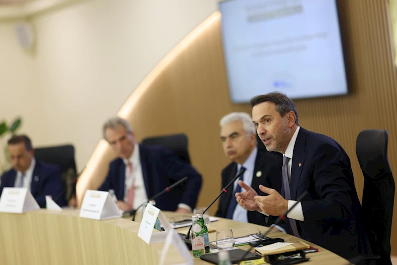 Bakan Bayraktar, İtalya’da temaslarına devam ediyor