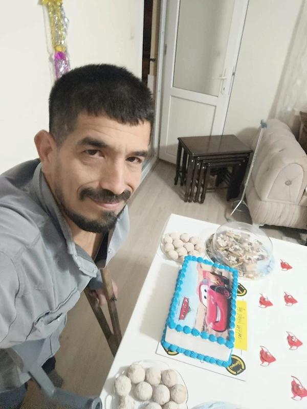 Bedensel engelli sokak ortasında bıçaklandı