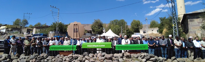 Çöken evlerinde ölen anne ve 2 çocuğu toprağa verildi