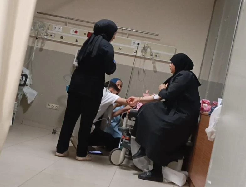 İkram edilen bisküviden zehirlenen Suriyeli 13 kişi hastaneye kaldırıldı